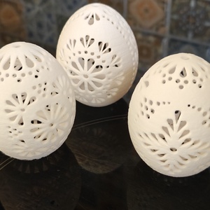 Húsvéti tojásdísz, ajándék tojás lecsavarható alsó résszel - ünnepi díszek, dekorációk - húsvéti díszek és dekorációk - húsvéti tojás, hímestojás - Meska.hu