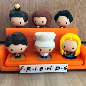 Friends jóbarátok McDonald's figura tartó kanapé állvány, Művészet, Más gyűjtemények, Mindenmás, MESKA