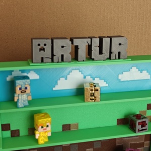 EGYEDI neves Minecraft Kinder Joy figura tartó állvány - otthon & életmód - tárolás & rendszerezés - íróasztali tároló - Meska.hu