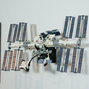 Lego 21321 Nasa ISS Space Station fali tartó konzol [GeckoBricks] - otthon & életmód - tárolás & rendszerezés - fali tároló - Meska.hu