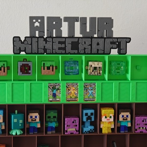 EGYEDI neves Minecraft Kinder Joy figura és kártya tartó tartó állvány - otthon & életmód - tárolás & rendszerezés - íróasztali tároló - Meska.hu