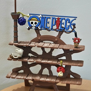 One Piece Kinder Joy figura tartó állvány , Otthon & Életmód, Dekoráció, Asztal és polc dekoráció, Asztaldísz, Mindenmás, MESKA