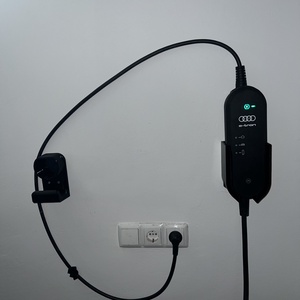Fali tartó Skoda Audi VW EV elektromos autó töltőhöz Type-2  - otthon & életmód - tárolás & rendszerezés - fali tároló - Meska.hu