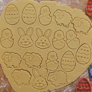 Húsvéti kekszkiszúró készlet(5 db)  - ünnepi díszek, dekorációk - húsvéti díszek és dekorációk - húsvéti sütikiszúró - Meska.hu