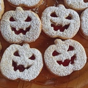 HALLOWEENI TÖK mintájú sütikiszúró (kétrészes) - otthon & életmód - dekoráció - halloween - halloweeni asztaldísz - Meska.hu