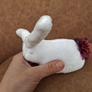 Plüss kis nyuszi fehér-tarka - játék & sport - plüssállat & játékfigura - nyuszi - Meska.hu