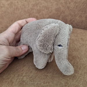 Plüss kis elefánt szürke , Játék & Sport, Plüssállat & Játékfigura, Elefánt, Hímzés, Varrás, MESKA