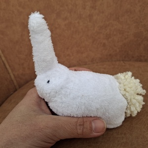 Plüss kis nyuszi fehér-barack - játék & sport - plüssállat & játékfigura - nyuszi - Meska.hu