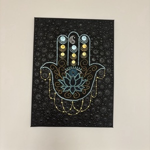 Hamsza védelmező mandala 3D pontháttérrel � Kézzel festett akril falikép (30x40 cm) - otthon & életmód - dekoráció - spiritualitás - mandala - Meska.hu