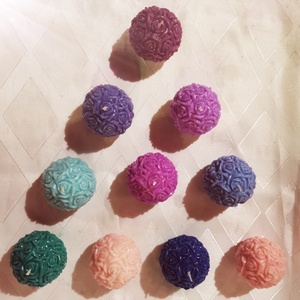 Diszgömb alakú illatos gyertya - karácsony - karácsonyi lakásdekoráció - karácsonyi illatgyertya, mécses - Meska.hu