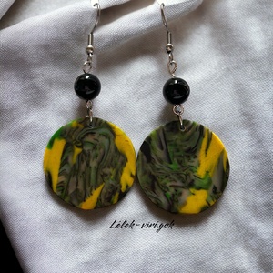 Sárga-zöld kerek polymer clay fülbevaló - ékszer - fülbevaló - lógó fülbevaló - Meska.hu