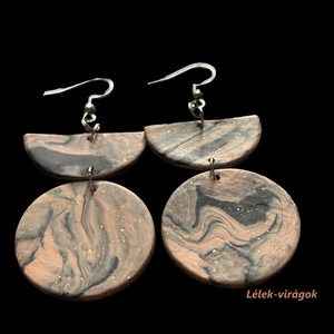 Barna fekete és bézs színű polymer clay fülbevaló, Ékszer, Fülbevaló, Lógó fülbevaló, Ékszerkészítés, Gyurma, MESKA