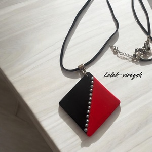  Piros és fekete polymer clay medálos nyaklánc  - ékszer - nyaklánc - medálos nyaklánc - Meska.hu