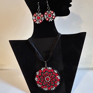 Medálos szett piros és fehér színekben - ékszer - ékszerszett - Meska.hu