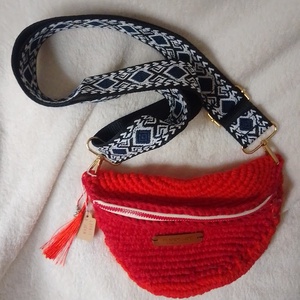 Egyedi horgolt crossbody, válltáska, övtáska - Meska.hu