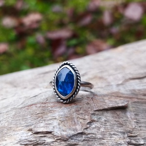 Ezüst Kianit gyűrű - ékszer - gyűrű - szoliter gyűrű - Meska.hu
