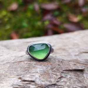 Ezüst Szerpentinit gyűrű - ékszer - gyűrű - szoliter gyűrű - Meska.hu