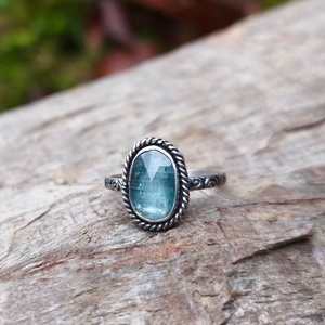 Ezüst Kianit gyűrű - ékszer - gyűrű - szoliter gyűrű - Meska.hu