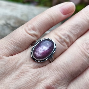Ezüst Lepidolit gyűrű - ékszer - gyűrű - statement gyűrű - Meska.hu