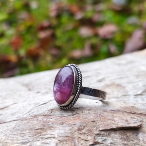 Ezüst Lepidolit gyűrű - ékszer - gyűrű - statement gyűrű - Meska.hu