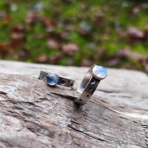 Ezüst Holdkő gyűrű - ékszer - gyűrű - vékony gyűrű - Meska.hu