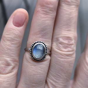 Ezüst Holdkő gyűrű - ékszer - gyűrű - vékony gyűrű - Meska.hu