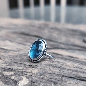 Ezüst Kianit gyűrű - ékszer - gyűrű - szoliter gyűrű - Meska.hu