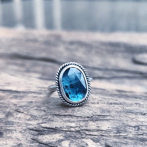 Ezüst Kianit gyűrű - ékszer - gyűrű - szoliter gyűrű - Meska.hu