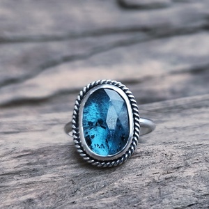 Ezüst Kianit gyűrű, Ékszer, Gyűrű, Szoliter gyűrű, Ékszerkészítés, Ötvös, MESKA