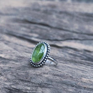 Ezüst Olivin gyűrű - ékszer - gyűrű - szoliter gyűrű - Meska.hu