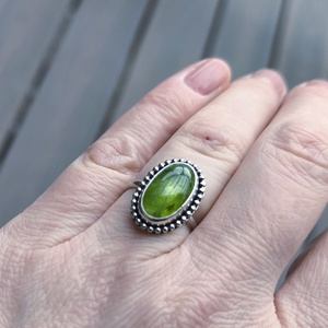 Ezüst Olivin gyűrű - ékszer - gyűrű - szoliter gyűrű - Meska.hu