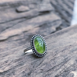 Ezüst Olivin gyűrű - ékszer - gyűrű - szoliter gyűrű - Meska.hu