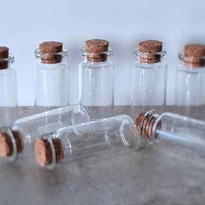 DK-8064. Üvegcse parafadugóval - több méretben 3,5cmx1,2cm - kellékek & szerszámok - dekorációs kellékek - figurák - Meska.hu
