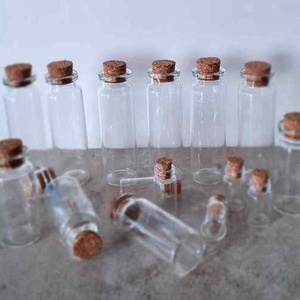 DK-8064. Üvegcse parafadugóval - több méretben 3,5cmx1,2cm - kellékek & szerszámok - dekorációs kellékek - figurák - Meska.hu