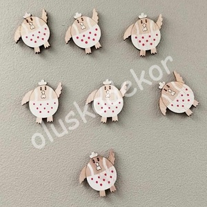 Csibené és csibefi, öntapadós fafigura - kellékek & szerszámok - dekorációs kellékek - egyéb kellékek - Meska.hu