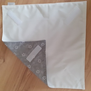 Újraszalvéta, szürke virágos - otthon & életmód - konyhafelszerelés, tálalás - konyhai textil - szalvéta - Meska.hu