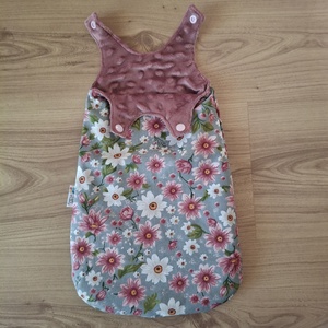 Játék baba hálózsák, szürke-rózsaszín virágos , Játék & Sport, Baba & babaház, Babaruha, babakellék, Varrás, MESKA