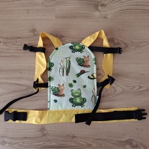 Játék csatos babahordozó, békás - Meska.hu