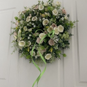 Szépséges virágos ajtódísz, Otthon & Életmód, Dekoráció, Ajtó- és ablak dekoráció, Ajtódísz & Kopogtató, Virágkötés, MESKA