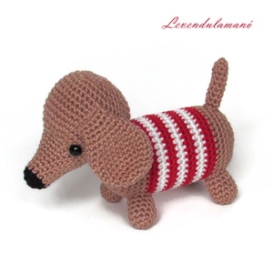 Horgolt tacskó kutya (piros csíkos) amigurumi - játék & sport - plüssállat & játékfigura - kutya - Meska.hu