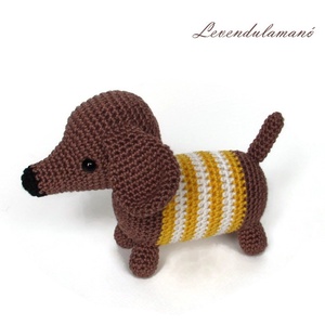 Horgolt barna tacskó kutya (sárga csíkos) amigurumi - játék & sport - plüssállat & játékfigura - kutya - Meska.hu