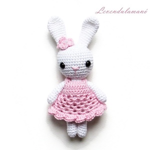 Rendelhető - Horgolt törtfehér nyuszilány rózsaszín ruhában amigurumi - Meska.hu