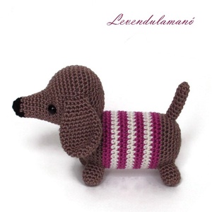 Horgolt tacskó kutya (bíbor csíkos) amigurumi, Játék & Sport, Plüssállat & Játékfigura, Kutya, Horgolás, MESKA