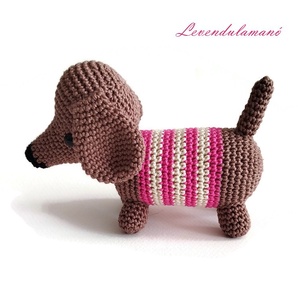 Horgolt tacskó kutya (magenta csíkos) amigurumi, Játék & Sport, Plüssállat & Játékfigura, Kutya, Horgolás, MESKA