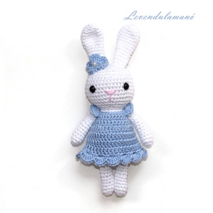 Horgolt fehér nyuszilány kék színű ruhában amigurumi - Meska.hu