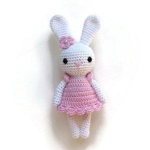 Horgolt fehér nyuszilány rózsaszín ruhában amigurumi - Meska.hu