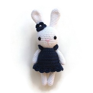 Horgolt fehér nyuszilány sötétkék ruhában amigurumi - Meska.hu