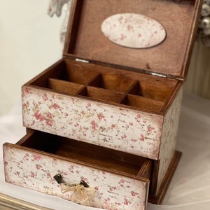 Rózsás vintage ékszertartó - ékszer - ékszertartó - ékszerdoboz - Meska.hu
