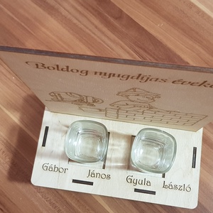 Születésnapi, nyugdíjas köszöntő tábla pálinkás pohárral - otthon & életmód - konyhafelszerelés, tálalás - tálalás - pálinkás poharak, szettek - Meska.hu