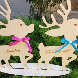 Karácsonyi szarvasok fából, Boldog karácsonyt! felirattal, masnival - karácsony - karácsonyi lakásdekoráció - karácsonyi manók, figurák - Meska.hu